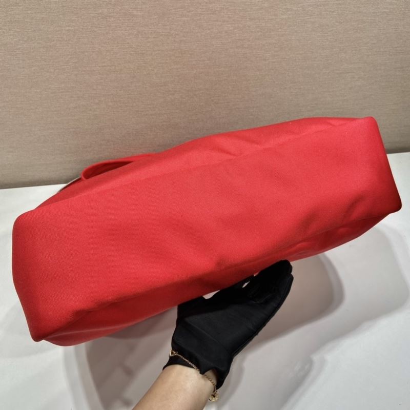 Pra*a tote bags